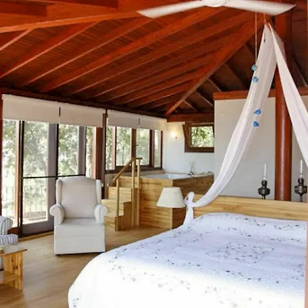 Yacht Club Hotel