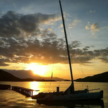 Yacht Club Hotel