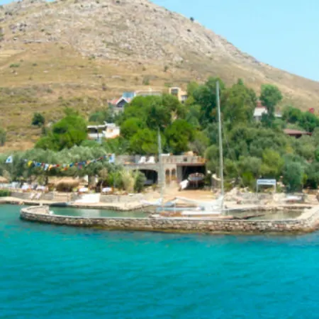 Yacht Club Hotel 4*